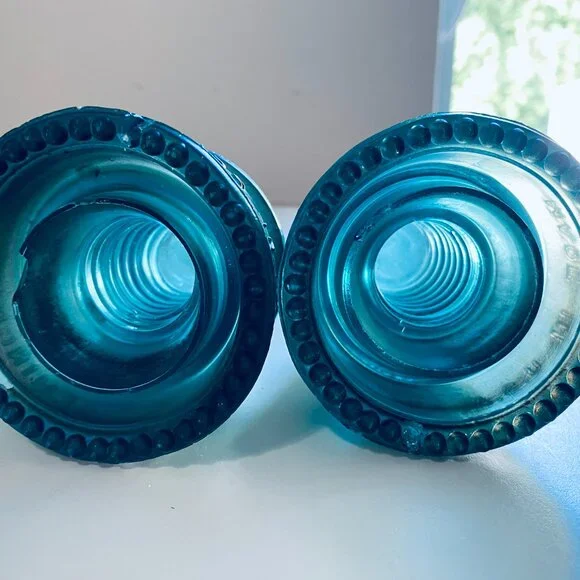 2 VNTG Blue Glass Electric Insulators Hemingray-19 Beaded Bottom, 1 W/Chip ("N") - Picture 6 of 8